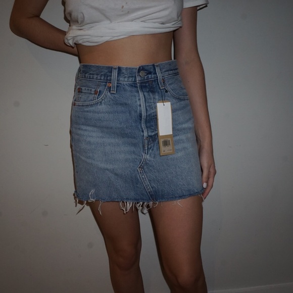 Levis denim skirt nwt - Picture 2 of 8